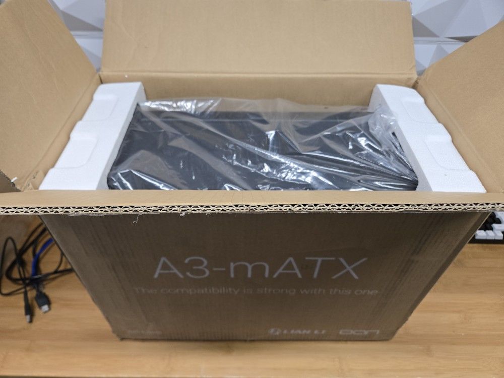SFF PC CASE: LIAN LI A3-mATX