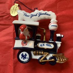 Danberry mint 2005 New York Yankees Christmas ornament