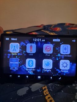Alpine iLX-W650 stereo with Bluetooth, CarPlay, and Android Auto; works very well