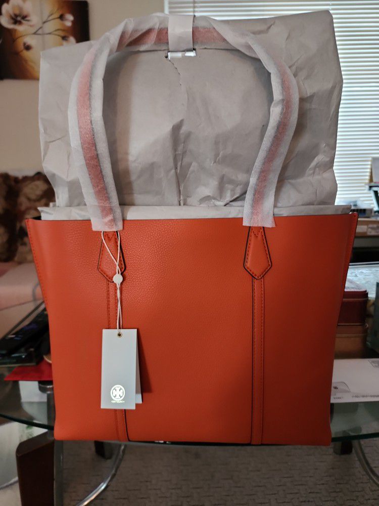 Tory Burch lady hand bag for Sale in Orange, CA - OfferUp