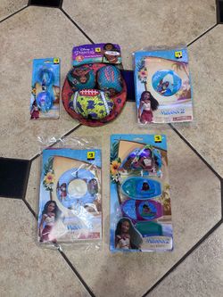 Moana pool/beach water bundle $10 ALL