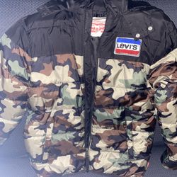 Boys Levi’s Puffer Camo print Jacket Large 13-14 Yrs $45 OBO