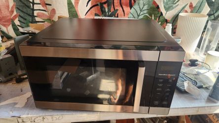 Hamilton Beach 1.6 Cu ft Sensor Cook Countertop Microwave Oven in Stainless Steel, New