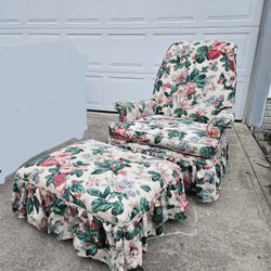 CAN DELIVER - Perfect Conditon Floral Armchair and Ottoman Set Like New Living Room Furniture