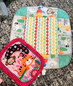 Baby tummy time mats (2, +1 prop pillow)