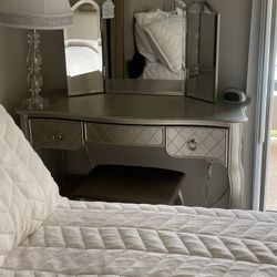 Makeup Desk