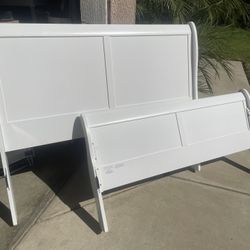 Full Size Bed With Mattresses 