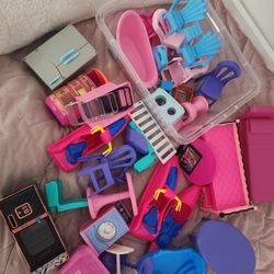 Doll house furniture accessories