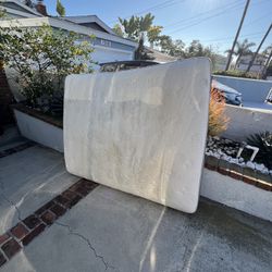 Free queen Mattress. Very Comfy, First Come