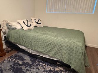 FREE Serta Queen Mattress + iSeries Adjustable Power Base