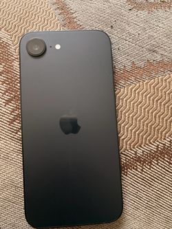 iPhone 16e