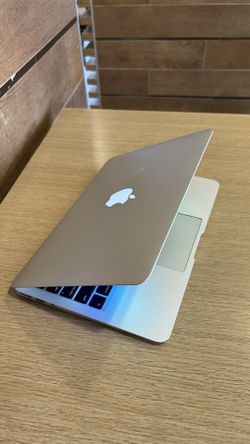 Apple MacBook Air 11” I5/8GB/128GB SSD $180