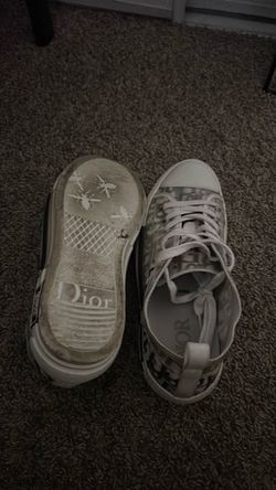 dior b23 low  trades for 8.5 or 9