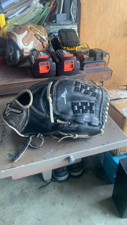Mizuno glove 12’