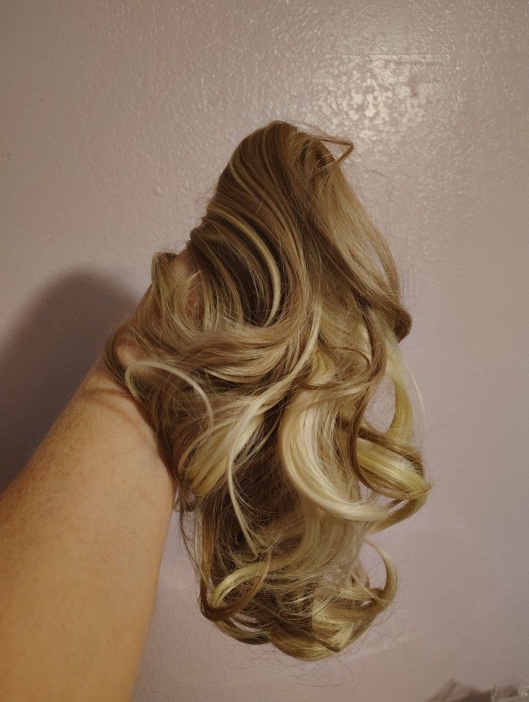 2 Jaw Clip Blonde Extensions