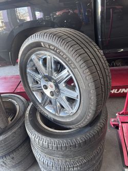 17s Cadillac Wheels Tires 5x115 