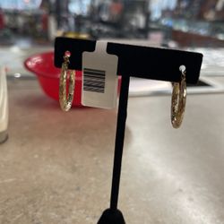 14k Hoop Earring (1.4 Grams)