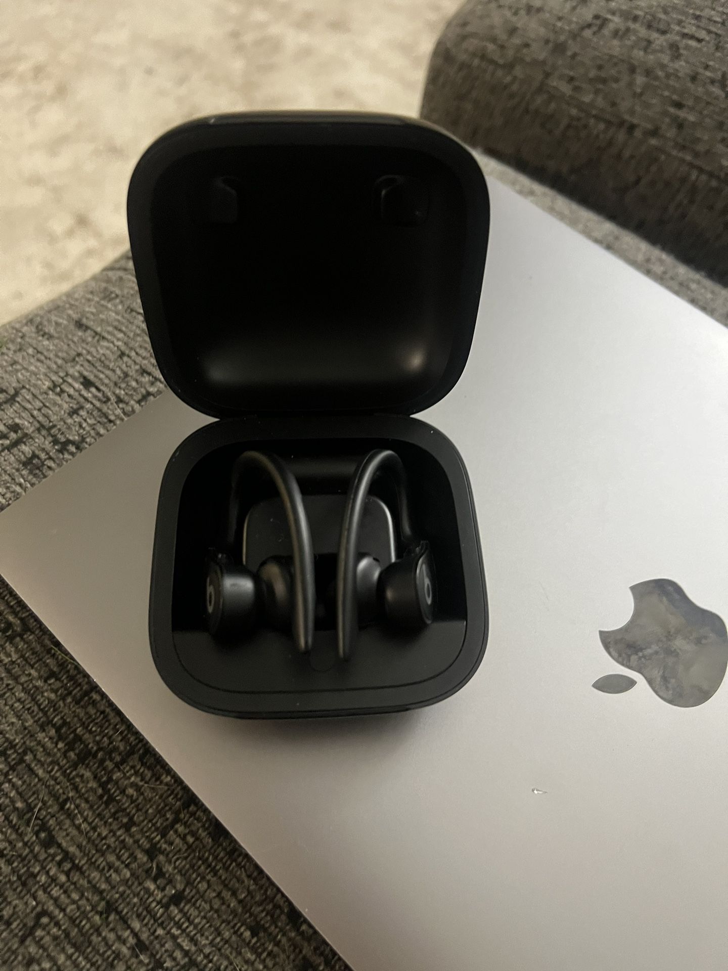 Powerbeats Pro 2021 (black)