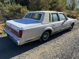 Lincoln Town Car