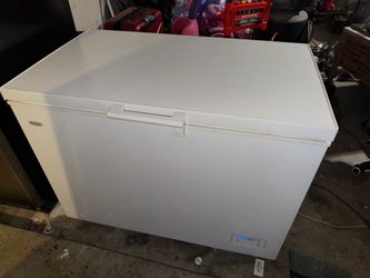 Danby Deep Chest Freezer 11.0 cu. ft.