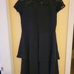 brand new womens Avon  dress size M (8-10 ) 