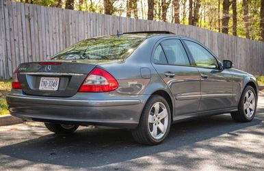 2007 Mercedes Benz E550 Sedan