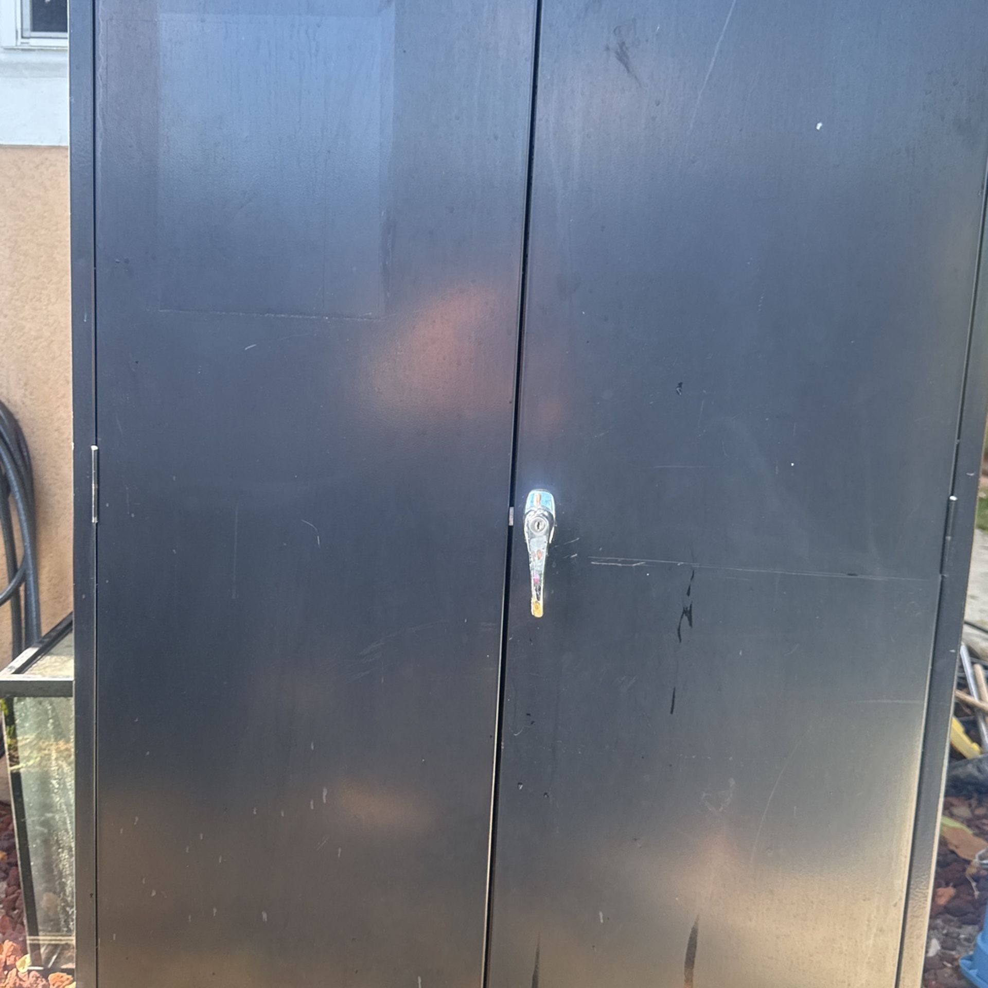 Metal Cabinet In Excellent Condition Clean Super Sturdy