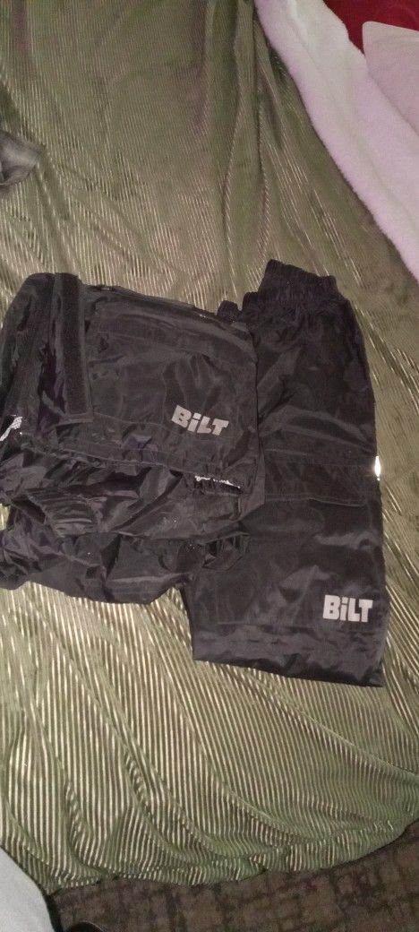 Super Clean Like Brand New Size Large Bilt 2 Piece Waterproof With Reflective Features For Saftey Bike Rain Suit