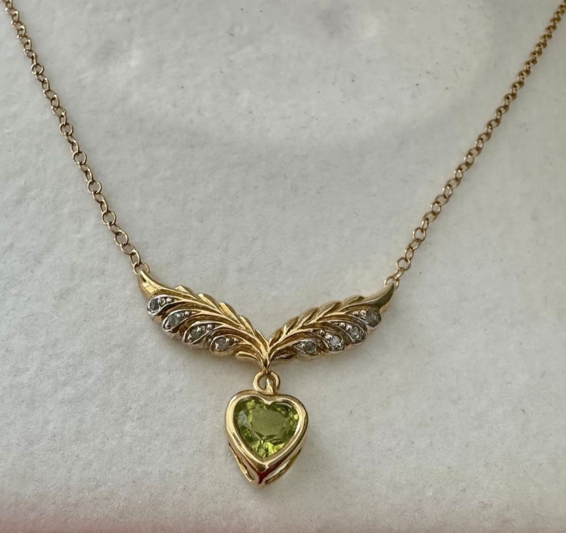 925 sterling silver gold tone necklace rhinestone heart green stone 19.5” in length  In good condition