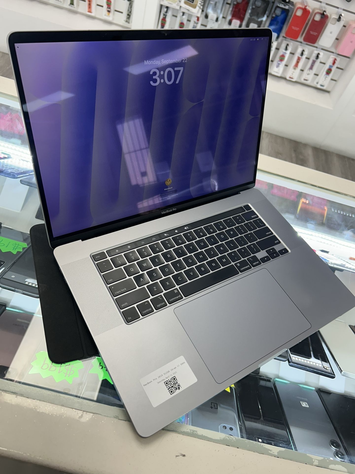 MacBook Pro 2019 512gb 16GB Ram I7 $50 Down Payment 