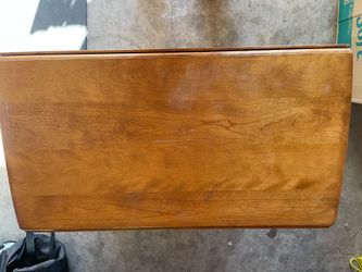 Solid maple double drop leaf table
