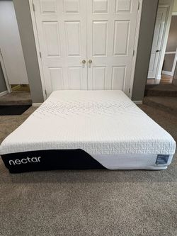 Nectar, Nectar Classic Memory Foam, Queen, Like New