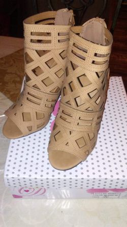 D Heel bootie shoes / botines con tacón