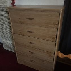 DRESSER