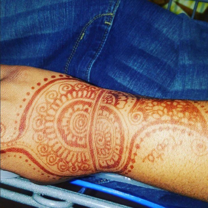 Henna Tattoo! 100% Natural Quality Henna Paste made by me, from the freshest crop available! All natural ingredients! No chemicals! Be Adorned.