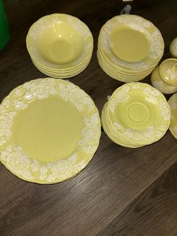 37 Pieces A Flora Lace poppy trail Vintage Dish set 
