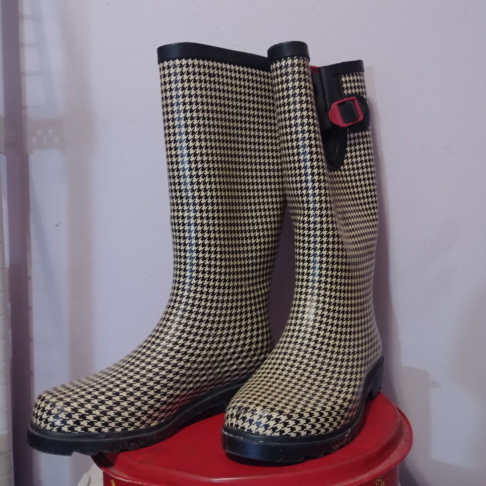 Austin Trading Company rain boots. Women's size 5.