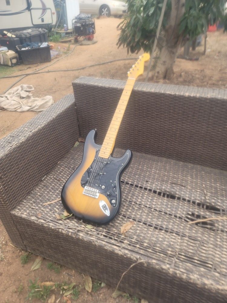 Fender Stratocaster  Custom  USA  Vintage Reproduction Official Licenced Made In USA
