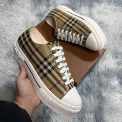 ALL SIZES/ Brand New Burberry Shoes 