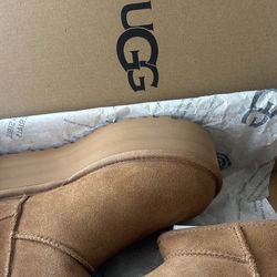 W Uggs Size 5