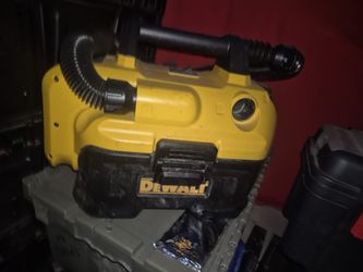 DEWALT Vacuum 2.0-Gallon Cordless