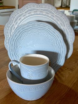 Pfaltzgraff Serephina Light Blue vintage lace farmhouse Dinnerware Set – 8 Place Settings, 32 Pieces, 14 extra bowls, mugs, plates