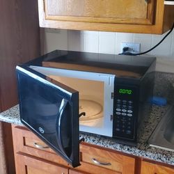 Oster Microwave 