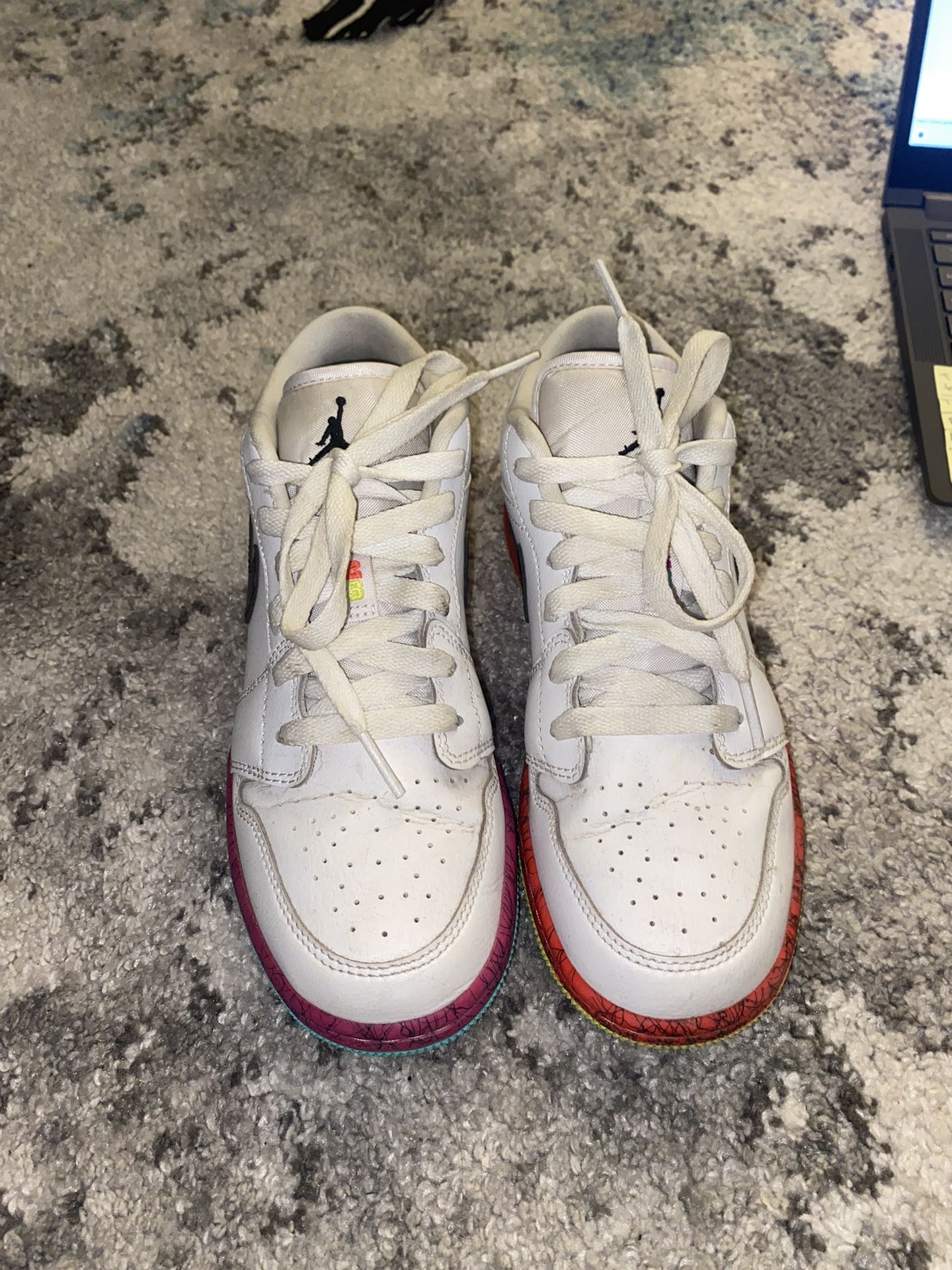 3.5Y Nike Low Jordan 1