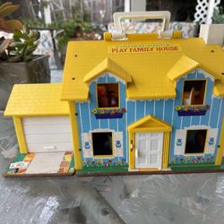 Vintage Fischer Price Doll House With Little People