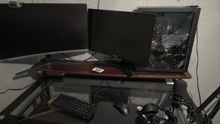 A Gaming set up / Omen GeForce PC/ Samsung monitors/ keyboard & Mouse / Microphone &. Headphones