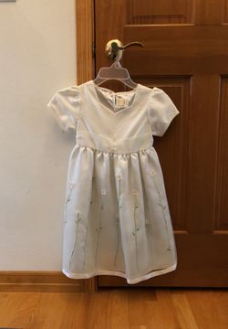 Girl’s dress size S