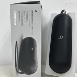 Beats Pill Portable Wireless Bluetooth Speaker - Matte Black Detail