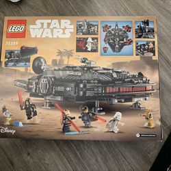 LEGO Star Wars 75389 Dark Millennium Falcon Set