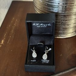Pear Drop Earrings 1/4CT